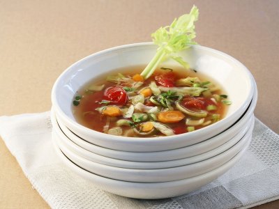 Зелева супа с чери домати