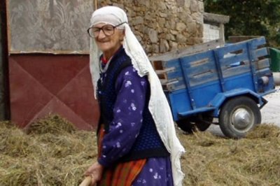 110 годишната баба Нурие за която се смята че е най дълголетната