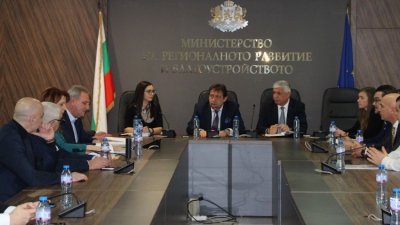 За да няма Перник-2: Шишков спешно се заема с водата за Бургас