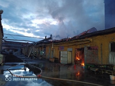 Голям пожар избуха в затвора в Пловдив (СНИМКИ)