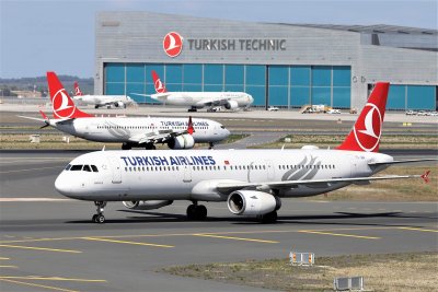 Турският национален авиопревозвач Търкиш Еърлайнс обяви днес, че отменя заминаването