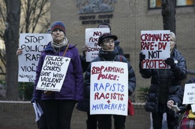 Бившият лондонски полицай Дейвид Карик признал десетки изнасилвания и сексуални