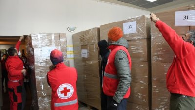 Българският червен кръст започна кампания за набиране на материални дарения