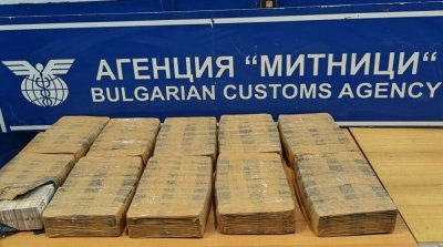 Митничарите в Русе спипаха 1 млн. лева в украински гривни