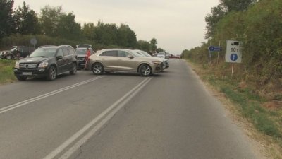 Недоволни шофьори блокираха пътя Русе-Две могили
