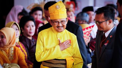 Почина бившият президент на Индонезия