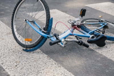 19-годишен с мерцедес уби връстник с колело
