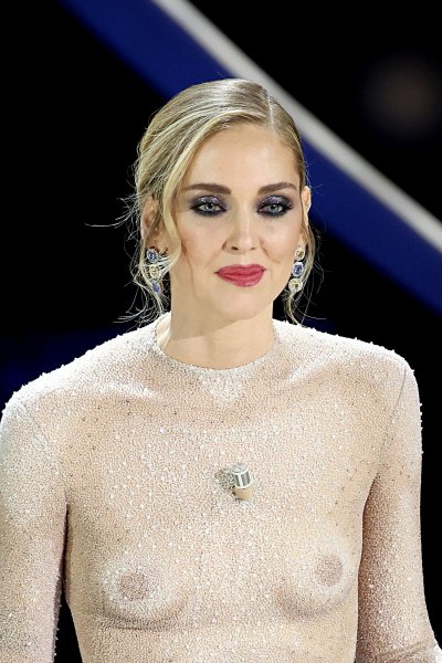 Киара Ферани скандализира с "гола рокля" на Санремо (СНИМКИ)