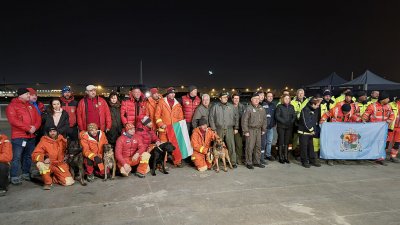 Първите български спасители в Турция се прибраха обратно