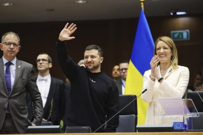 Украинският президент Володимир Зеленски пристигна в Брюксел  за да призове лидерите на