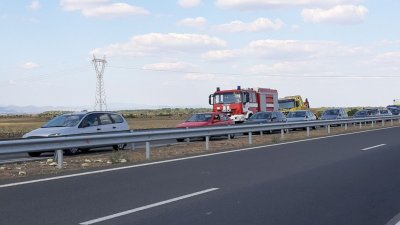 Тежкотоварен камион гори на автомагистрала Тракия Камионът се е запалил