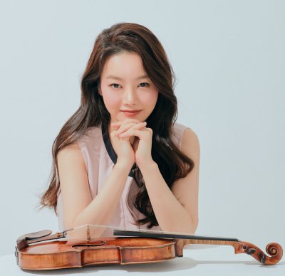 Прочутата цигуларка Бомсори Ким пристига за концерт със Софийската филхармония