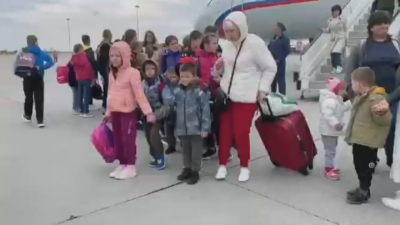 Стотици украински деца са прехвърляни в Русия и давани в