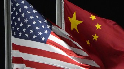 Китай санкционира две оръжейни компании на САЩ