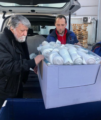 Вежди Рашидов и съпругата му с дарение за пострадалите в Турция и Сирия