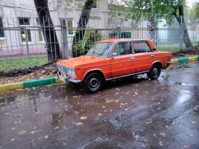 Разходите за нови автомобили в Русия намаляха наполовина миналата година