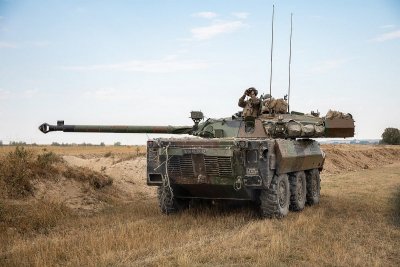 Франция прати на Украйна 14 унищожители на танкове AMX-10RC (ВИДЕО)