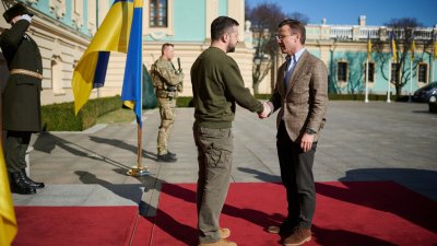 Зеленски посрещна шведския президент в Киев