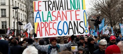 Франция е блокирана от пореден ден на стачки срещу проекта
