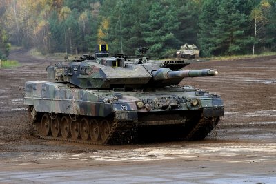 Полша праща днес първите танкове Леопард в Украйна
