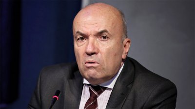 Външният министър до украинския си колега: Настояваме Русия да изтегли всички войски от Украйна