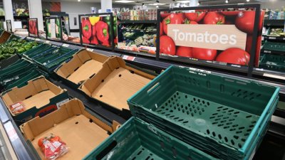 Британците може да се сблъскват с недостиг на основни продукти