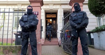Германската полиция нахлу посред нощ в няколко сгради в провинция