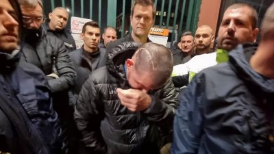 Любимецът на феновете на Ботев Пловдив Тодор Неделев не сдържа