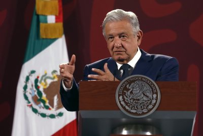 През уикенда президентът на Мексико публикува странна снимка от джунгла