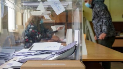 Видеонаблюдението и заснемането на броенето на бюлетините от машинно гласуване