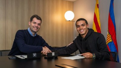 По стъпките на татко: Синът на Роналдиньо подписа с Барса