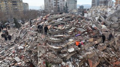 Броят на лицата арестувани във връзка с разрушените при земетресенията