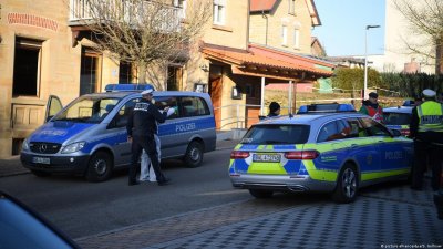 Стрелба край училище в Германия