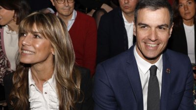 Съпругата на испанския премиер съди тв водеща за 100 000 евро