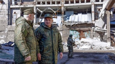 Руският министър на отбраната Сергей Шойгу посети Мариупол Той проверява работата