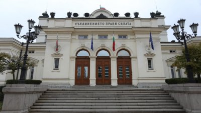 Превес от 0 5 на коалицията Продължаваме промяната Демократична България пред ГЕРБ СДС