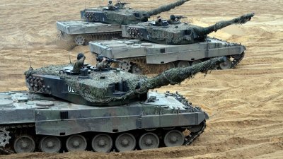 Полша изпраща още десет германски танка Леопард 2 в Украйна