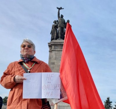 Протест в защита на Паметника на Съветската армия се проведе