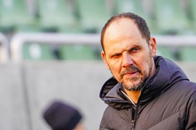 Словенският специалист Анте Шимунджа бе освободен от поста старши треньор