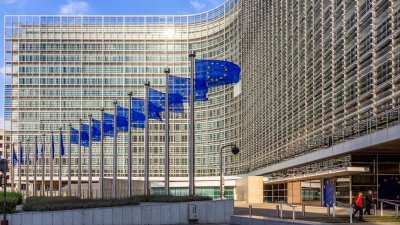 Европейската комисия съобщи че предприема промени заради възникналите съмнения за конфликт на интереси