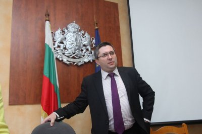 Служебният регионален министър арх Иван Шишков умишлено заблуждава гражданите като