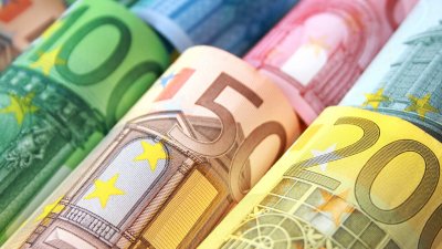 Заради банковата криза в САЩ: Еврото скочи спрямо долара
