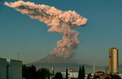 Активният мексикански вулкан Попокатепетъл от години е място което непрестанно