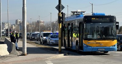 Пътен инцидент с участието на тролей е станал в София