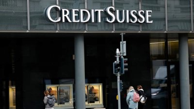 Акциите на Креди сюис Credit Suisse се сринаха с близо