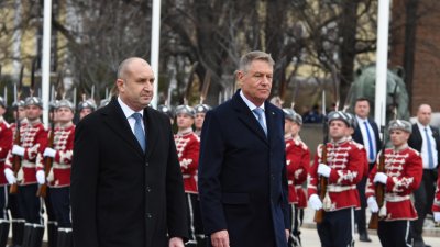 Президентът Румен Радев и държавният глава на Румъния Клаус Йоханис