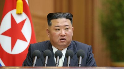 Лидерът на Северна Корея Ким Чен ун призова страната си да