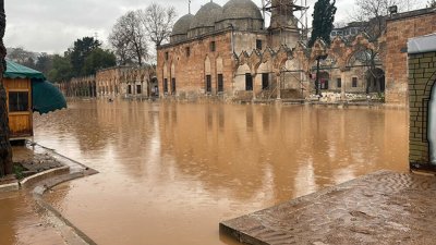 Най-малко 11 загинали при наводнения в Югоизточна Турция