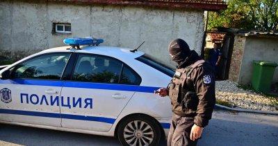 Акция на полицията се извършва от ранни зори в Казанлък