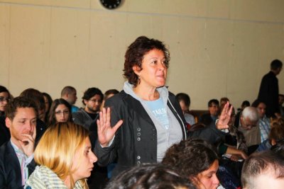 Кандидат депутатката от ДБ Антоанета Цонева се възмути от закачките из